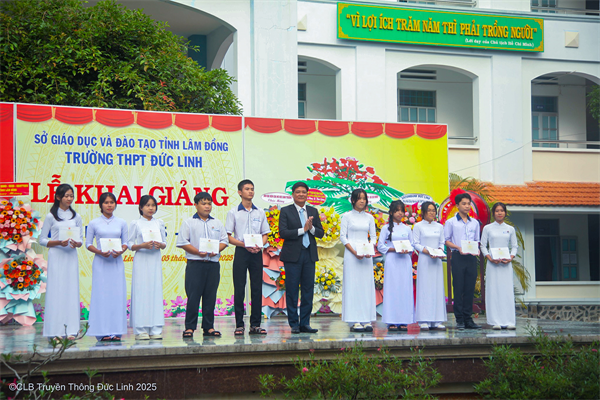 Hình ảnh tại trường13