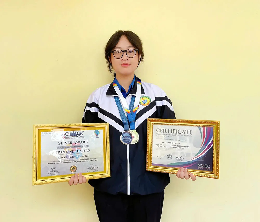 Thắp sáng ngọn lửa tri thức từ niềm đam mê Toán học